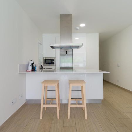 Homeforguest Apartamento Con Terraza Y Parking En Las Canteras 라스팔마스 외부 사진